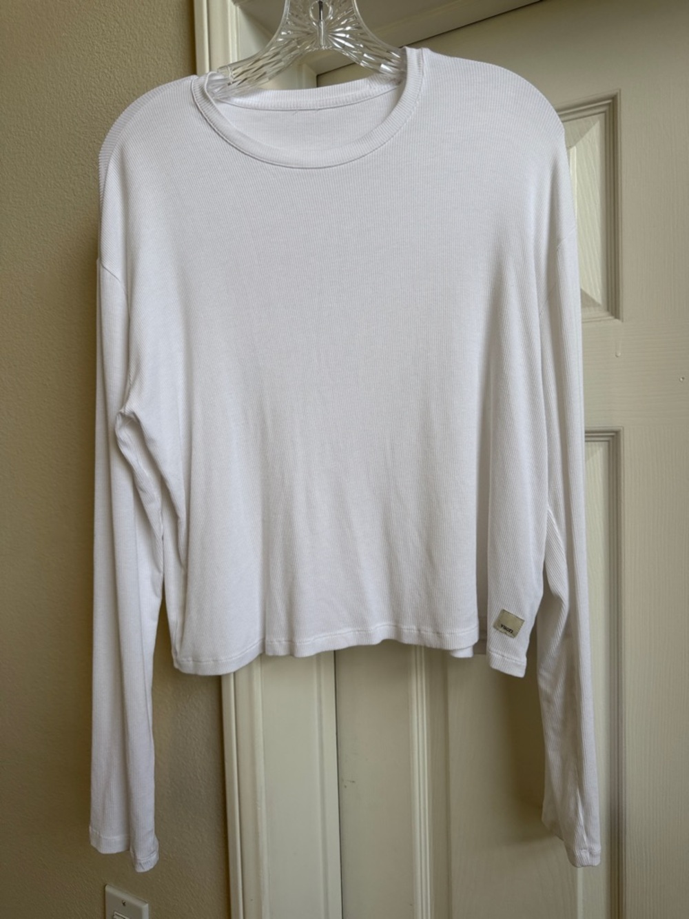 Vuori White Long-Sleeve Cropped Ribbed Top